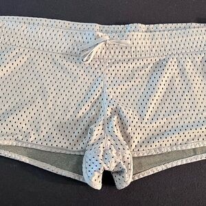 Nike women’s reversible training shorts mesh white/gray XL #B-6